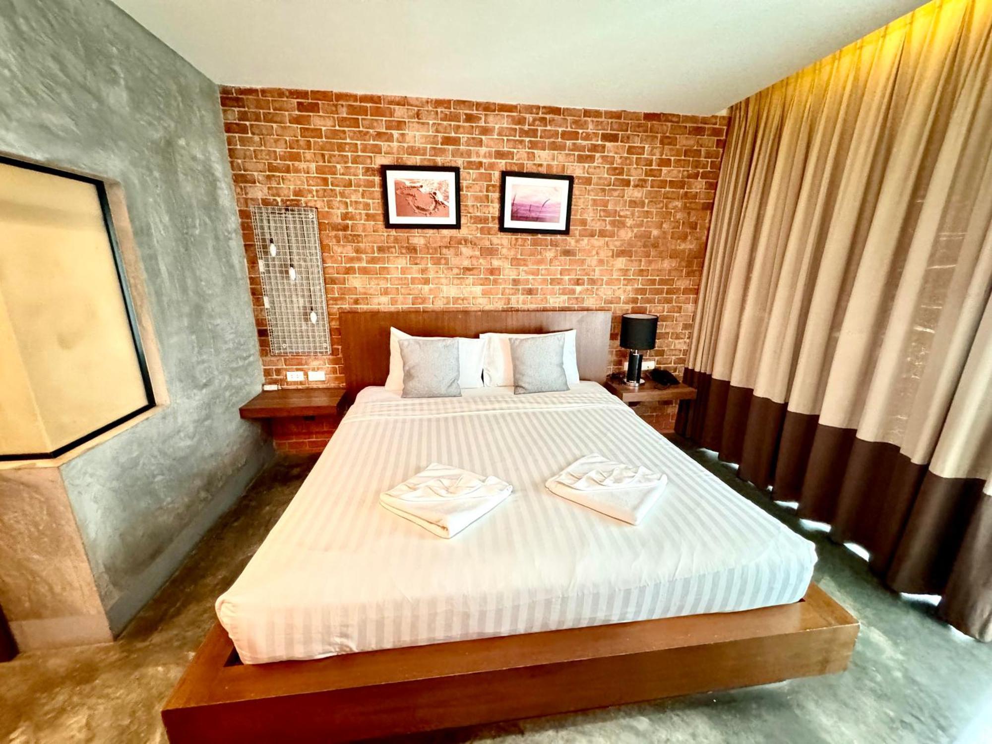 De Cozé Hotel Patong Esterno foto