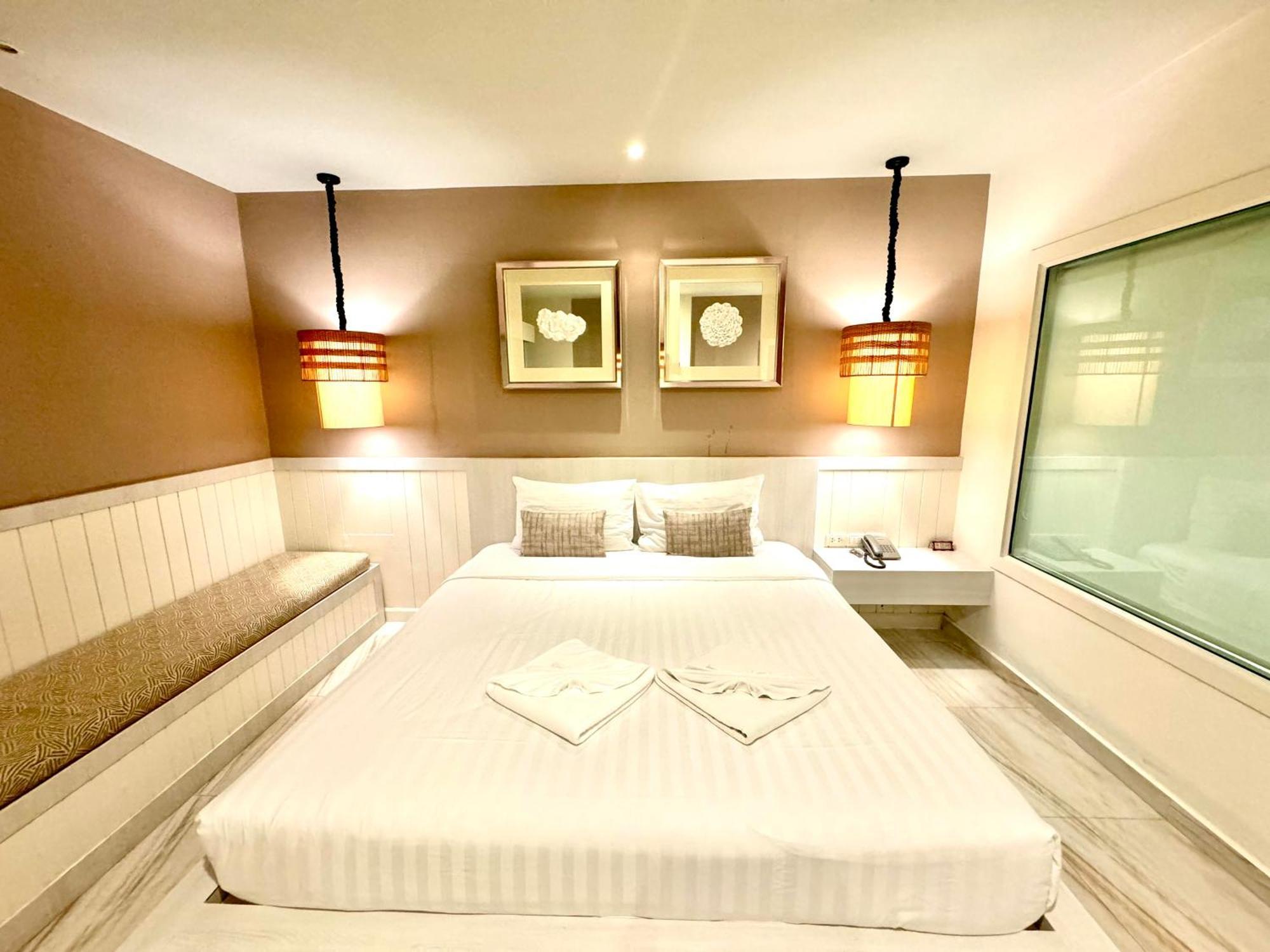 De Cozé Hotel Patong Esterno foto