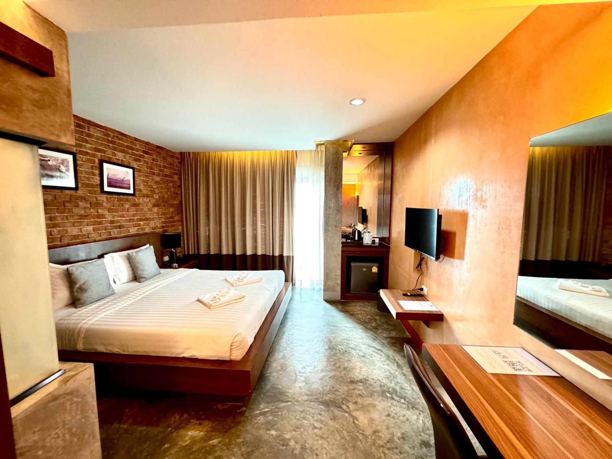 De Cozé Hotel Patong Esterno foto