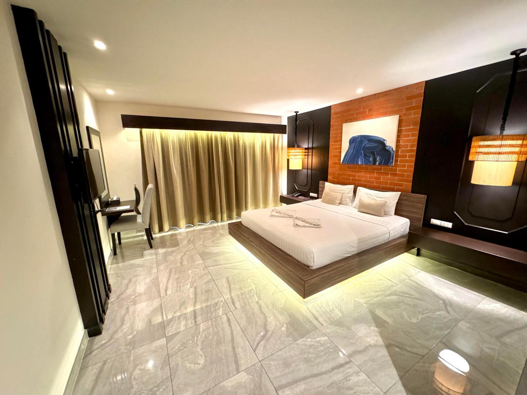 De Cozé Hotel Patong Esterno foto