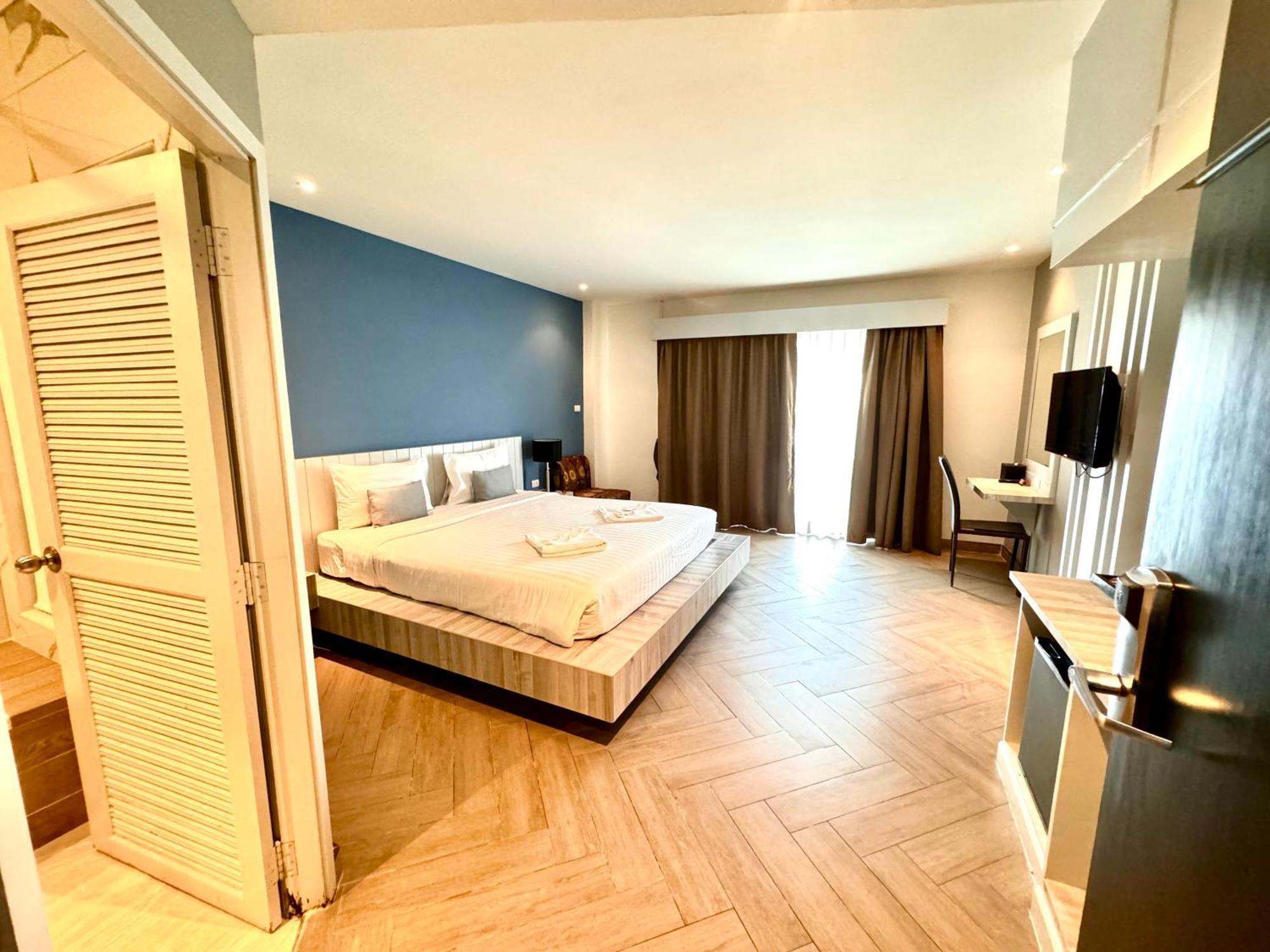 De Cozé Hotel Patong Esterno foto