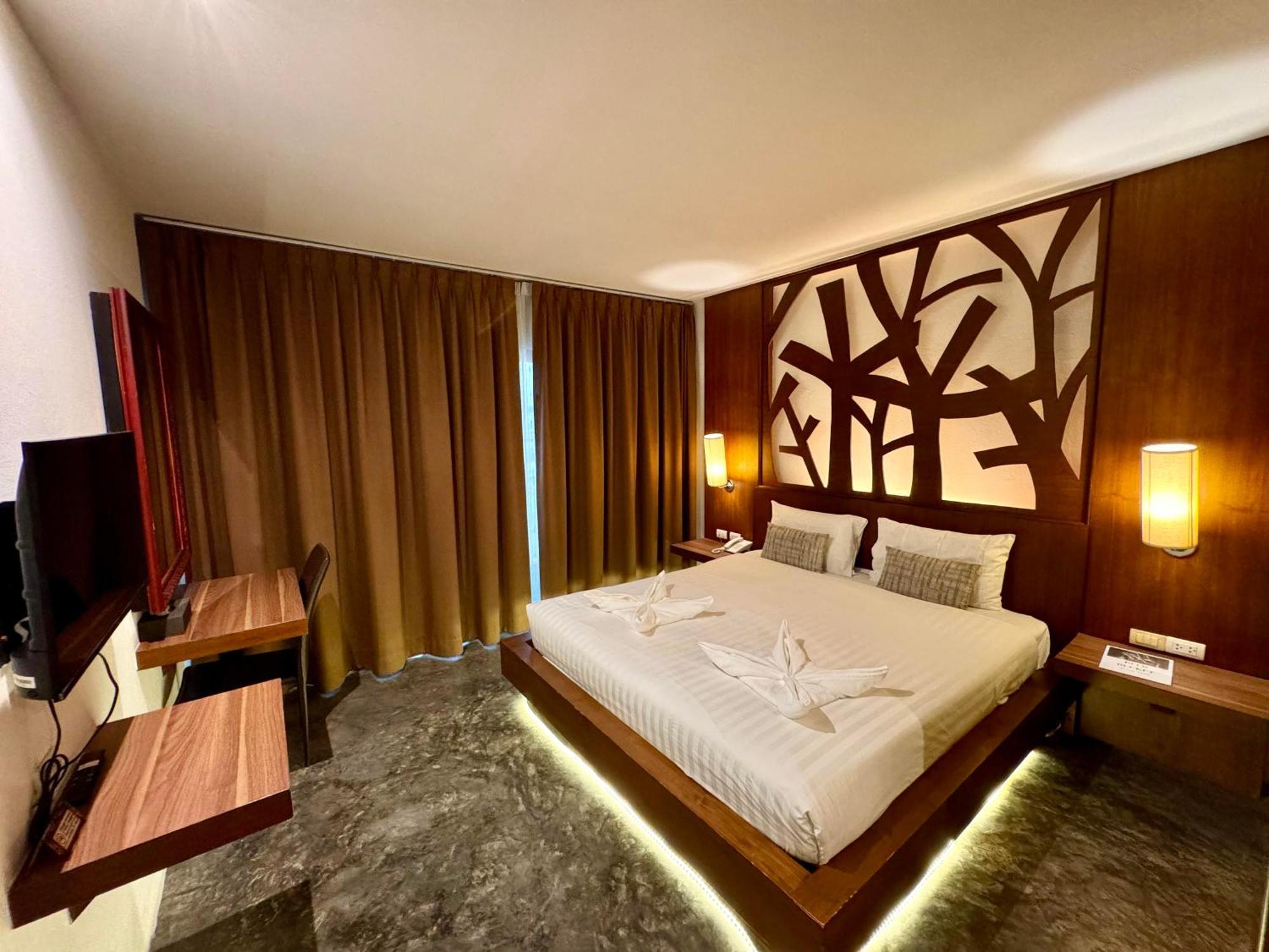 De Cozé Hotel Patong Esterno foto