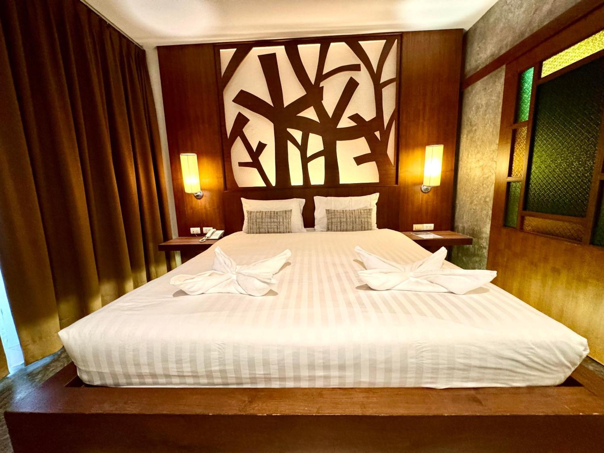 De Cozé Hotel Patong Esterno foto