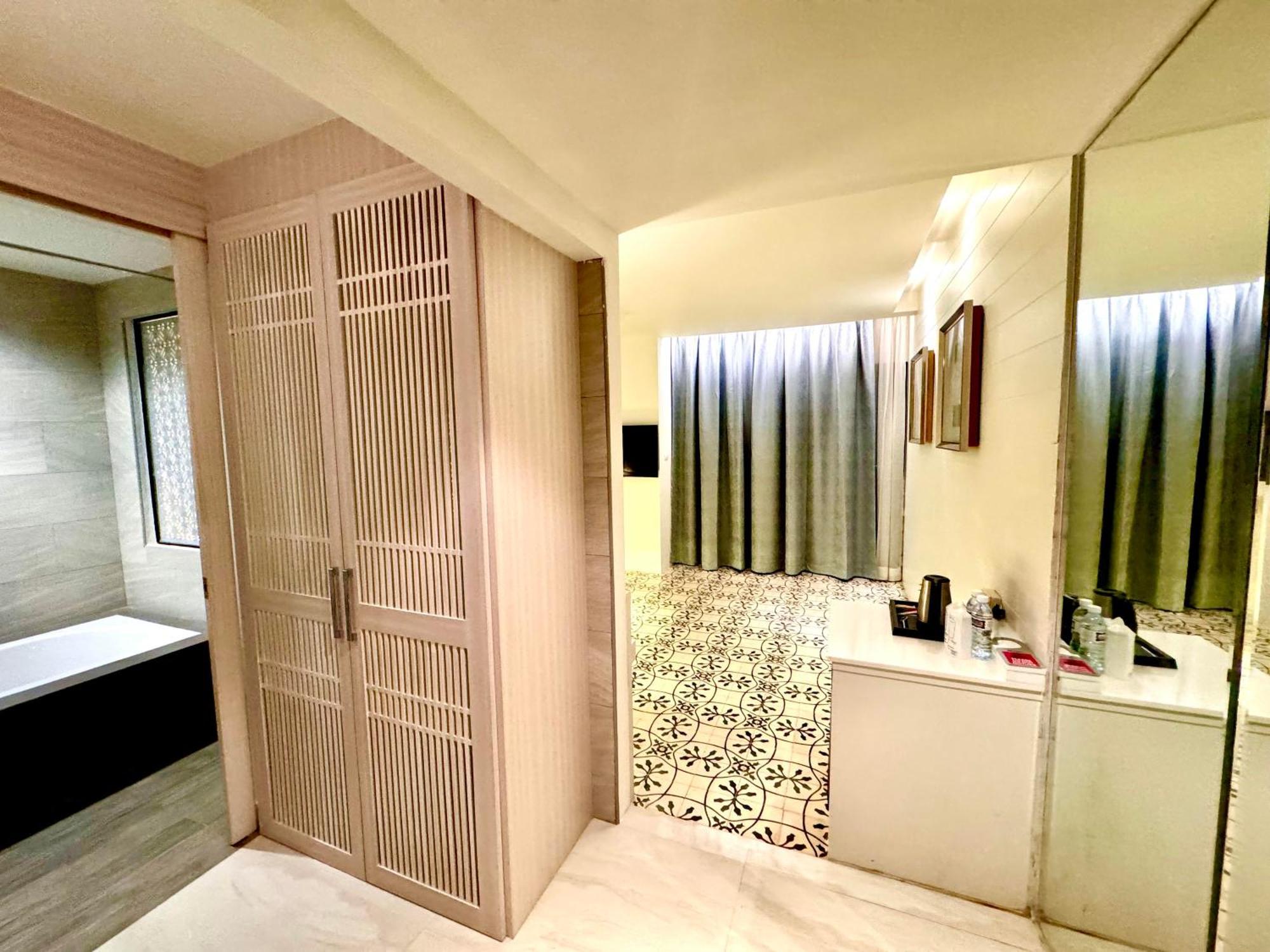 De Cozé Hotel Patong Esterno foto