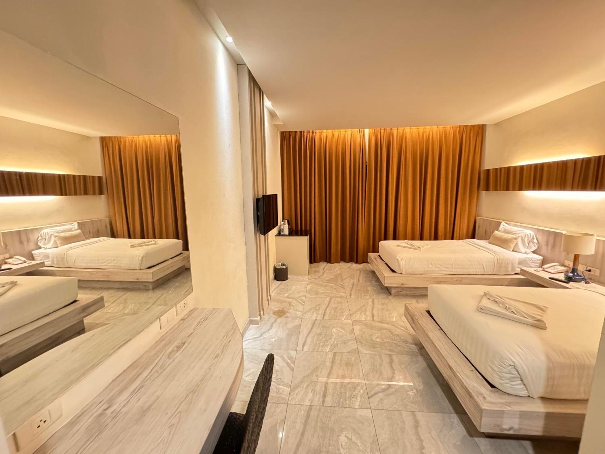 De Cozé Hotel Patong Esterno foto