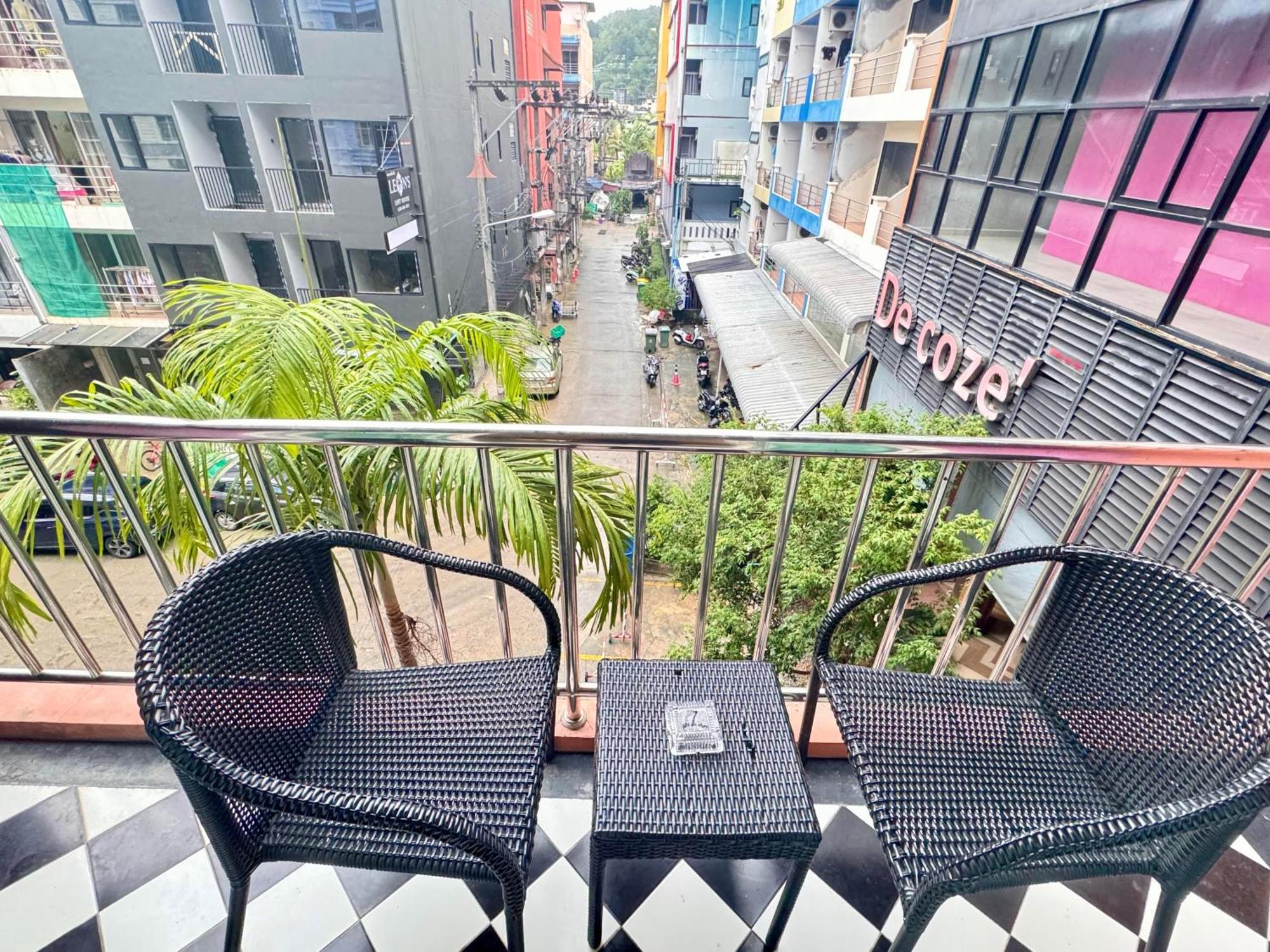 De Cozé Hotel Patong Esterno foto