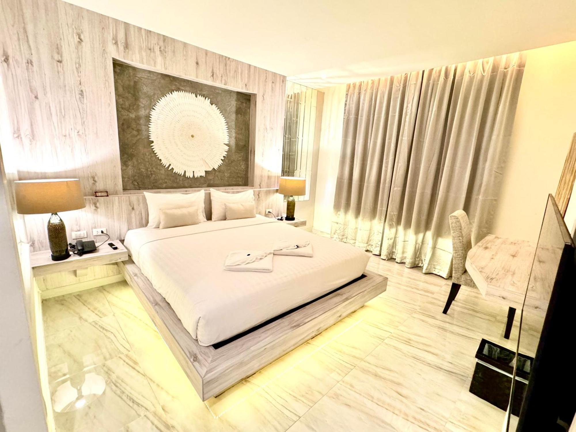 De Cozé Hotel Patong Esterno foto