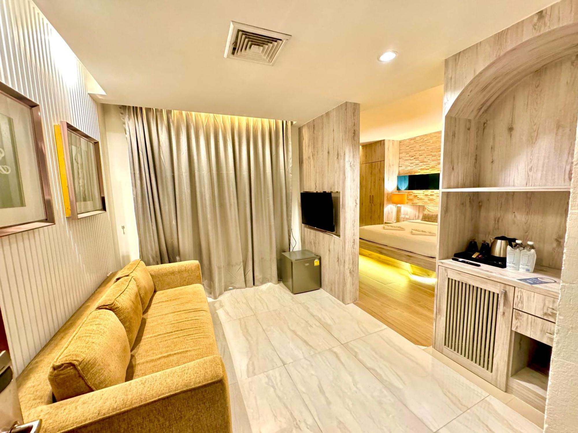 De Cozé Hotel Patong Esterno foto