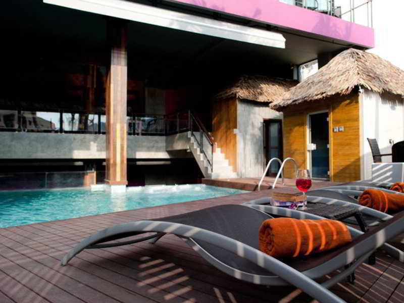De Cozé Hotel Patong Esterno foto