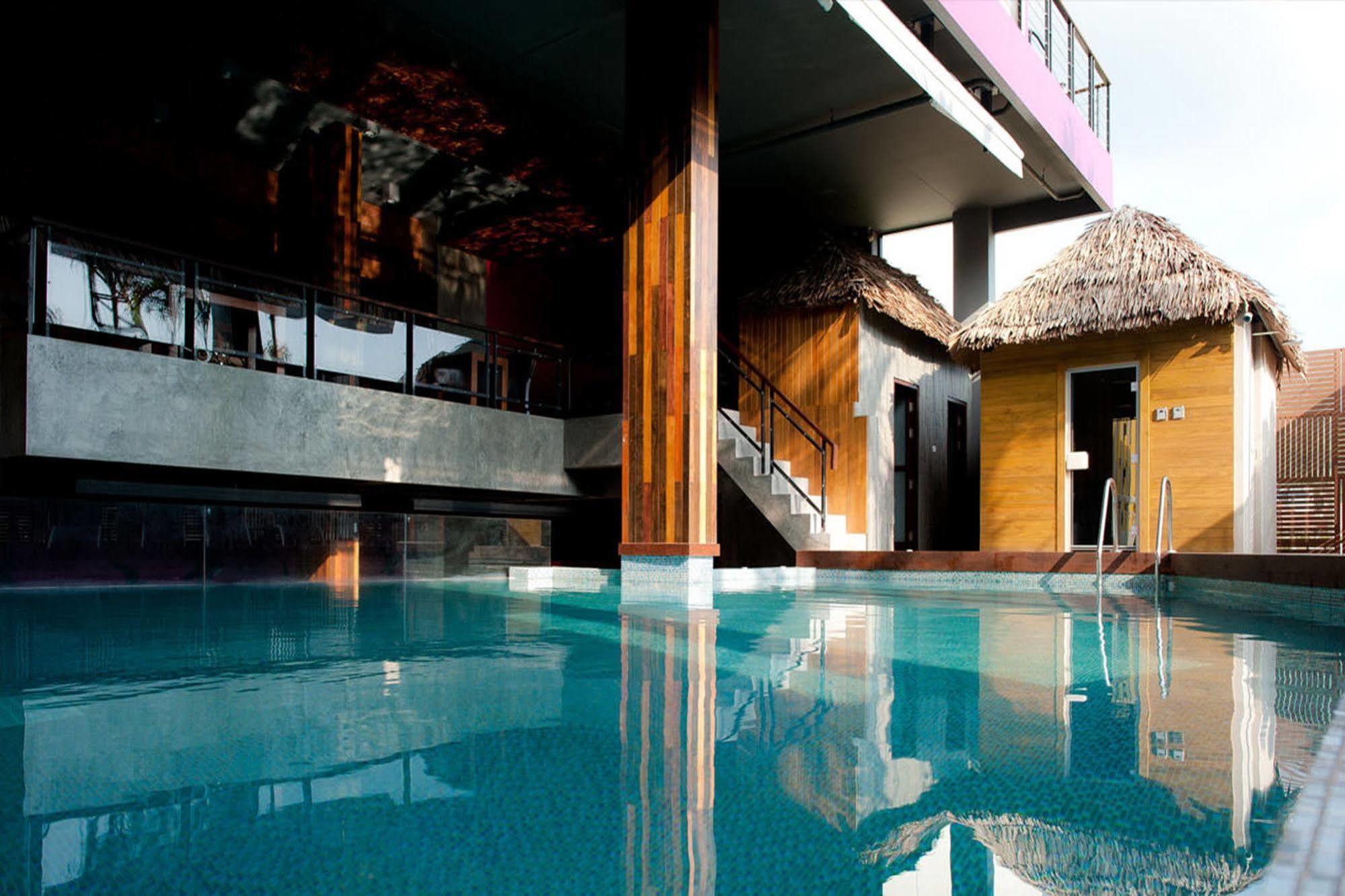 De Cozé Hotel Patong Esterno foto